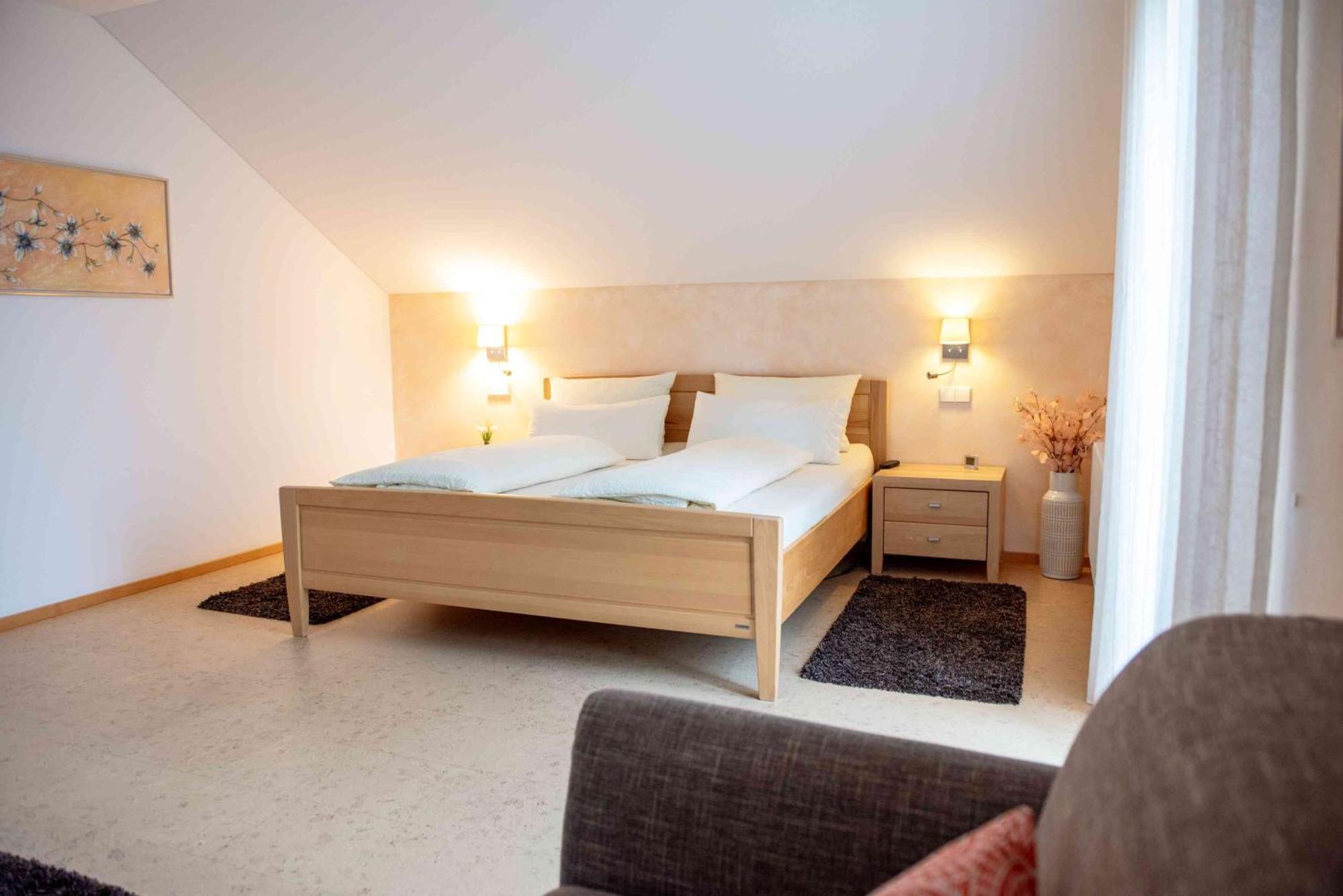 Gaestehaus Am Fuerstweg Heuchelheim-Klingen Экстерьер фото