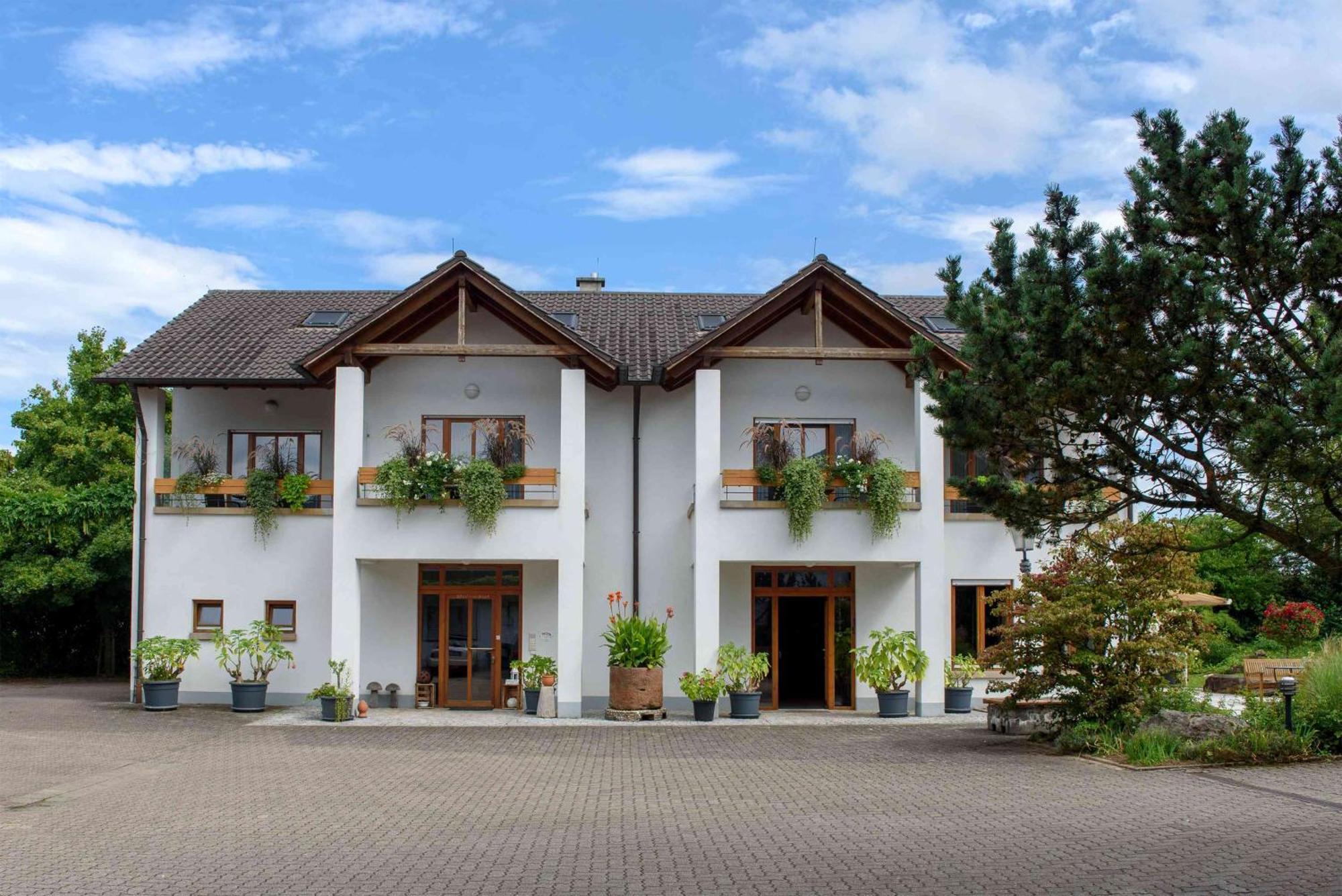 Gaestehaus Am Fuerstweg Heuchelheim-Klingen Экстерьер фото
