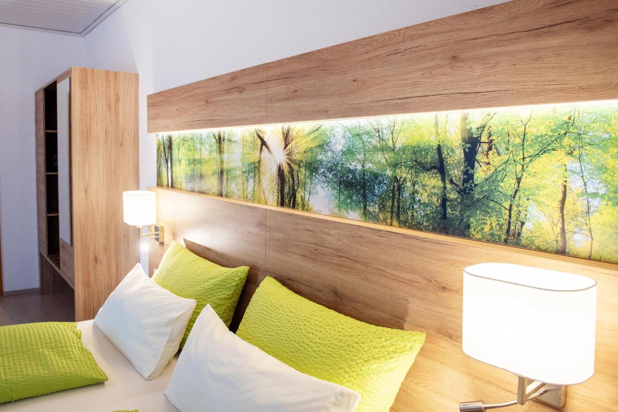 Gaestehaus Am Fuerstweg Heuchelheim-Klingen Экстерьер фото